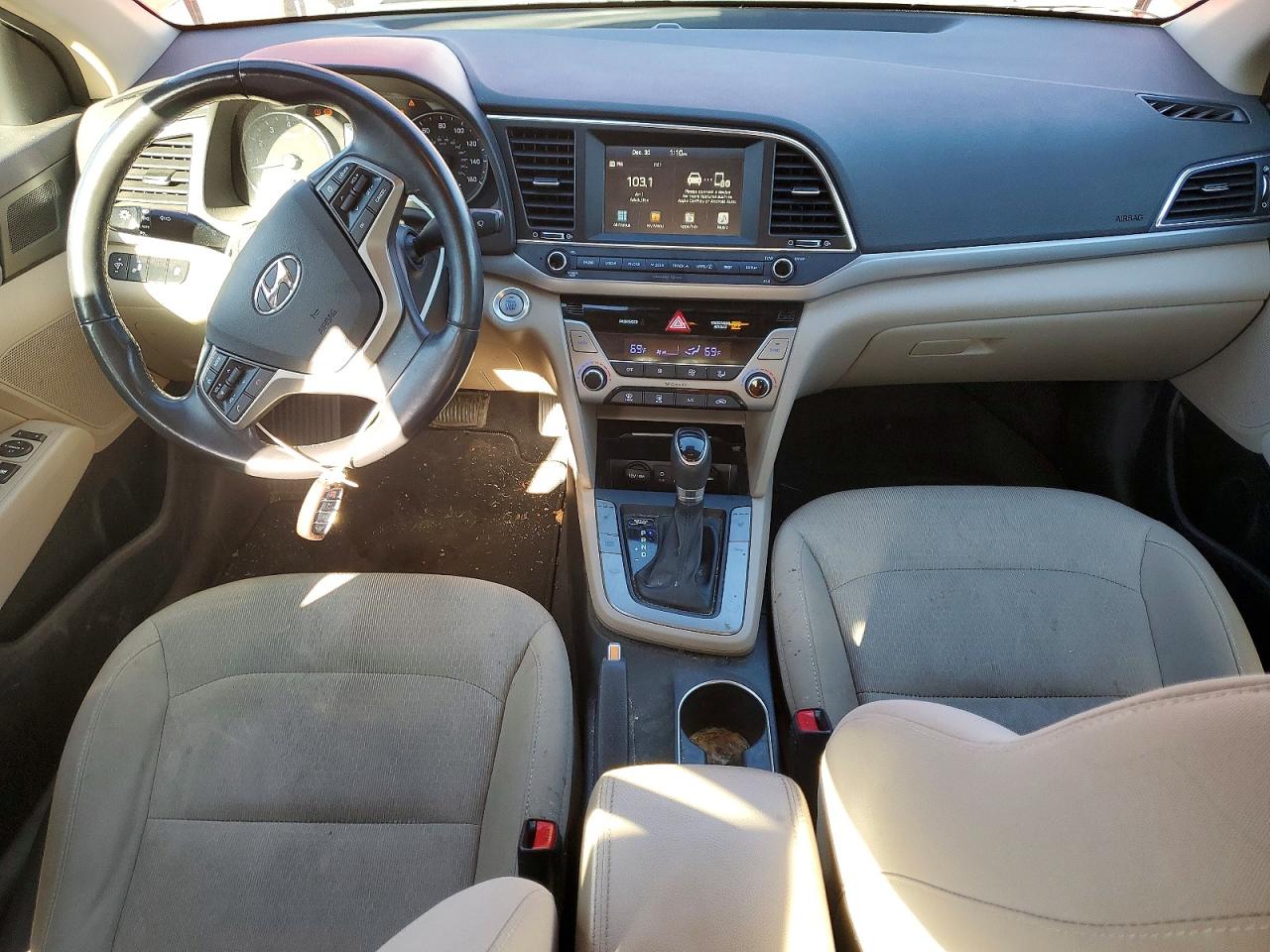 2017 HYUNDAI ELANTRA SE photo 8