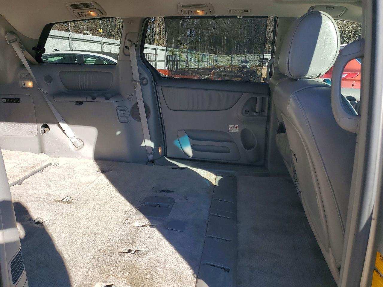 2006 TOYOTA SIENNA XLE photo 11