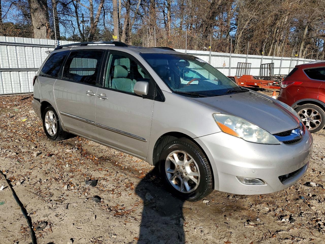 2006 TOYOTA SIENNA XLE photo 4