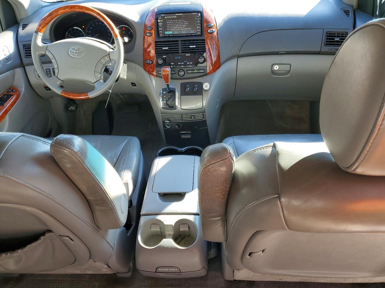 2006 TOYOTA SIENNA XLE photo 8