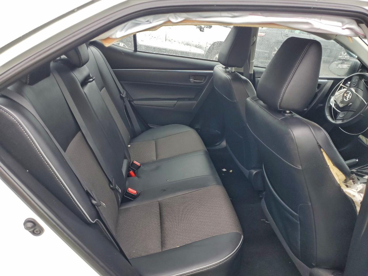 2015 TOYOTA COROLLA L photo 28