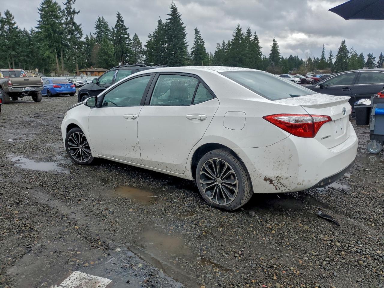 2015 TOYOTA COROLLA L photo 4