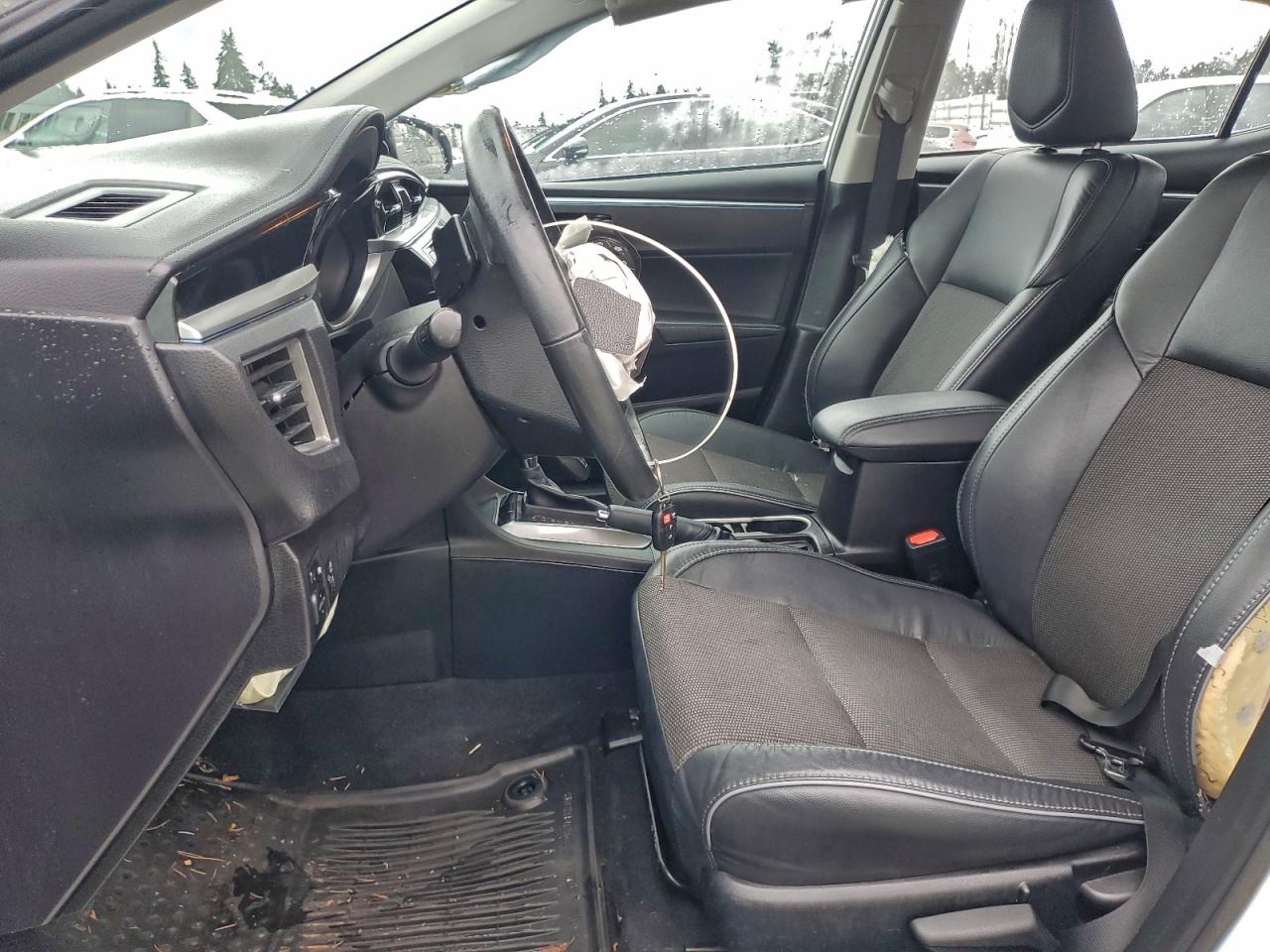 2015 TOYOTA COROLLA L photo 19