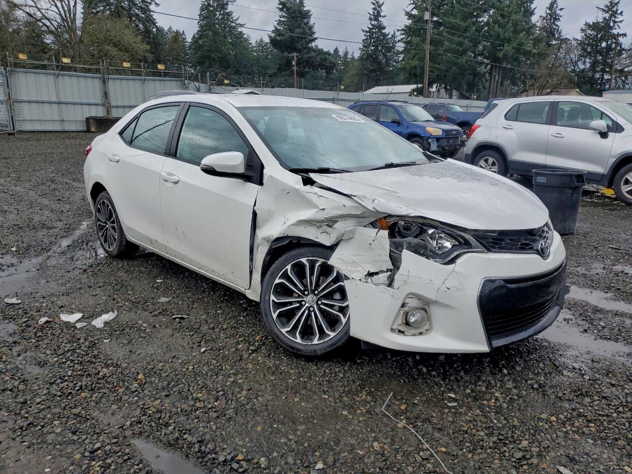 2015 TOYOTA COROLLA L photo 10