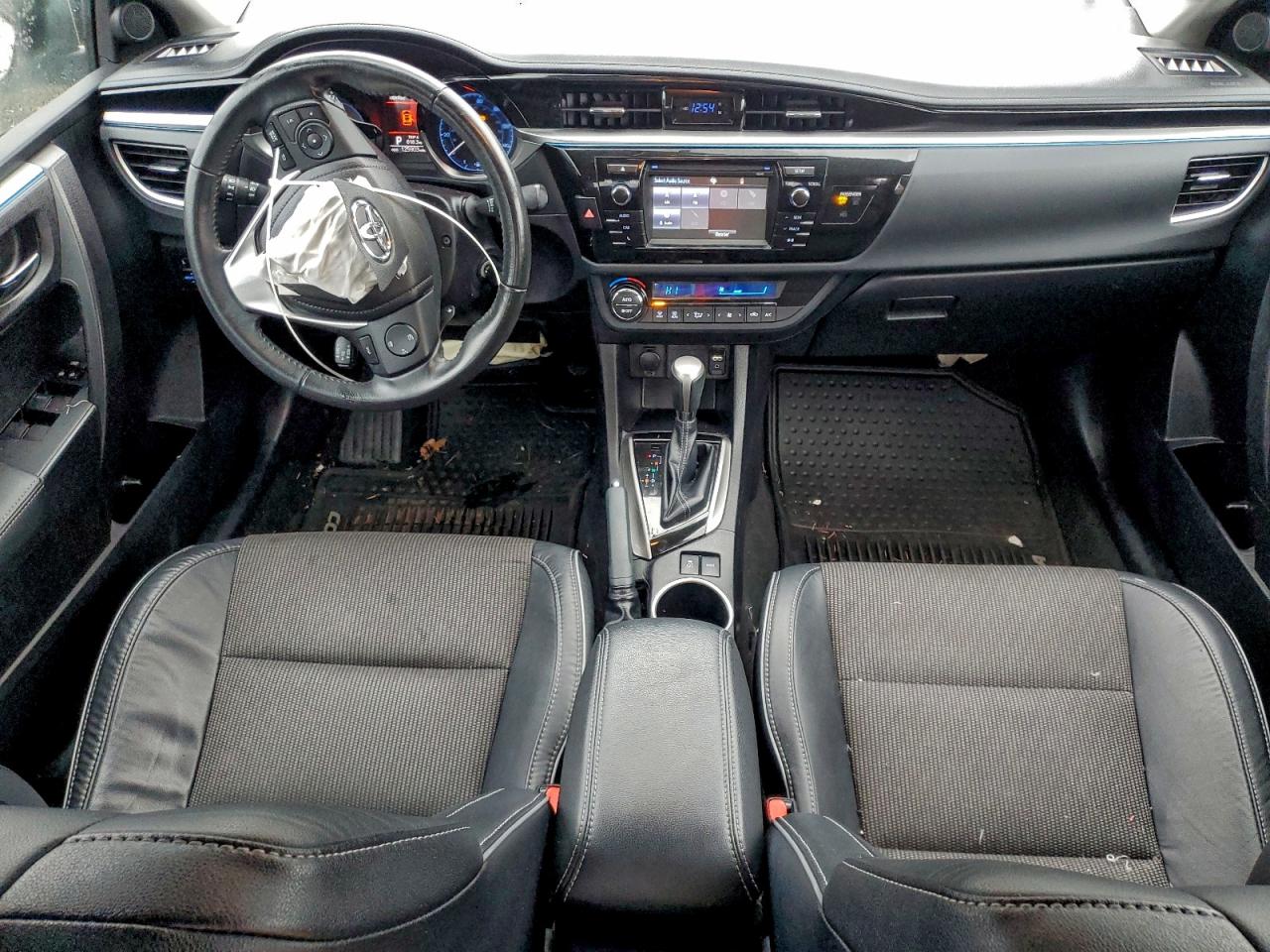 2015 TOYOTA COROLLA L photo 22