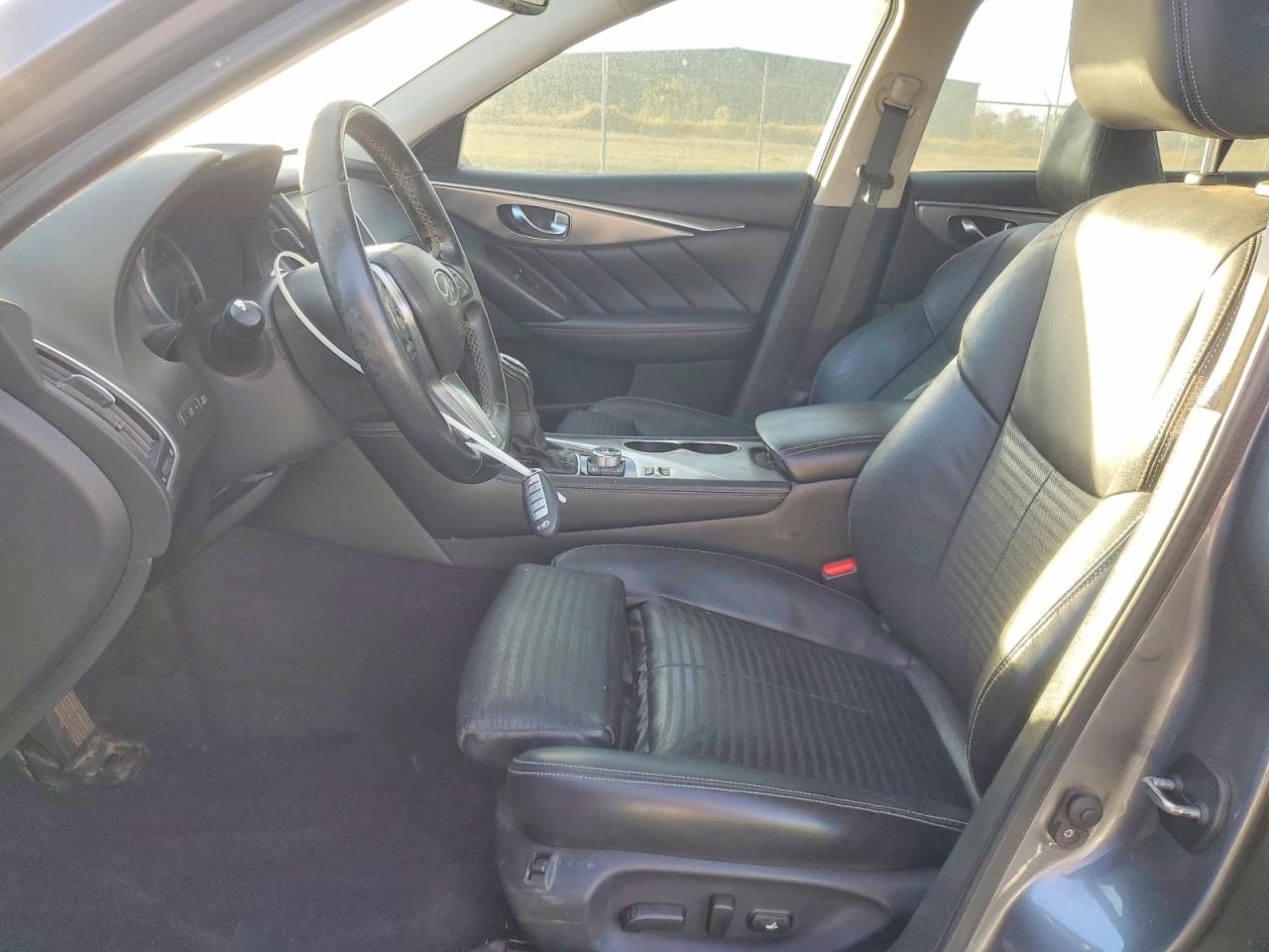 2018 INFINITI Q50 LUXE photo 7