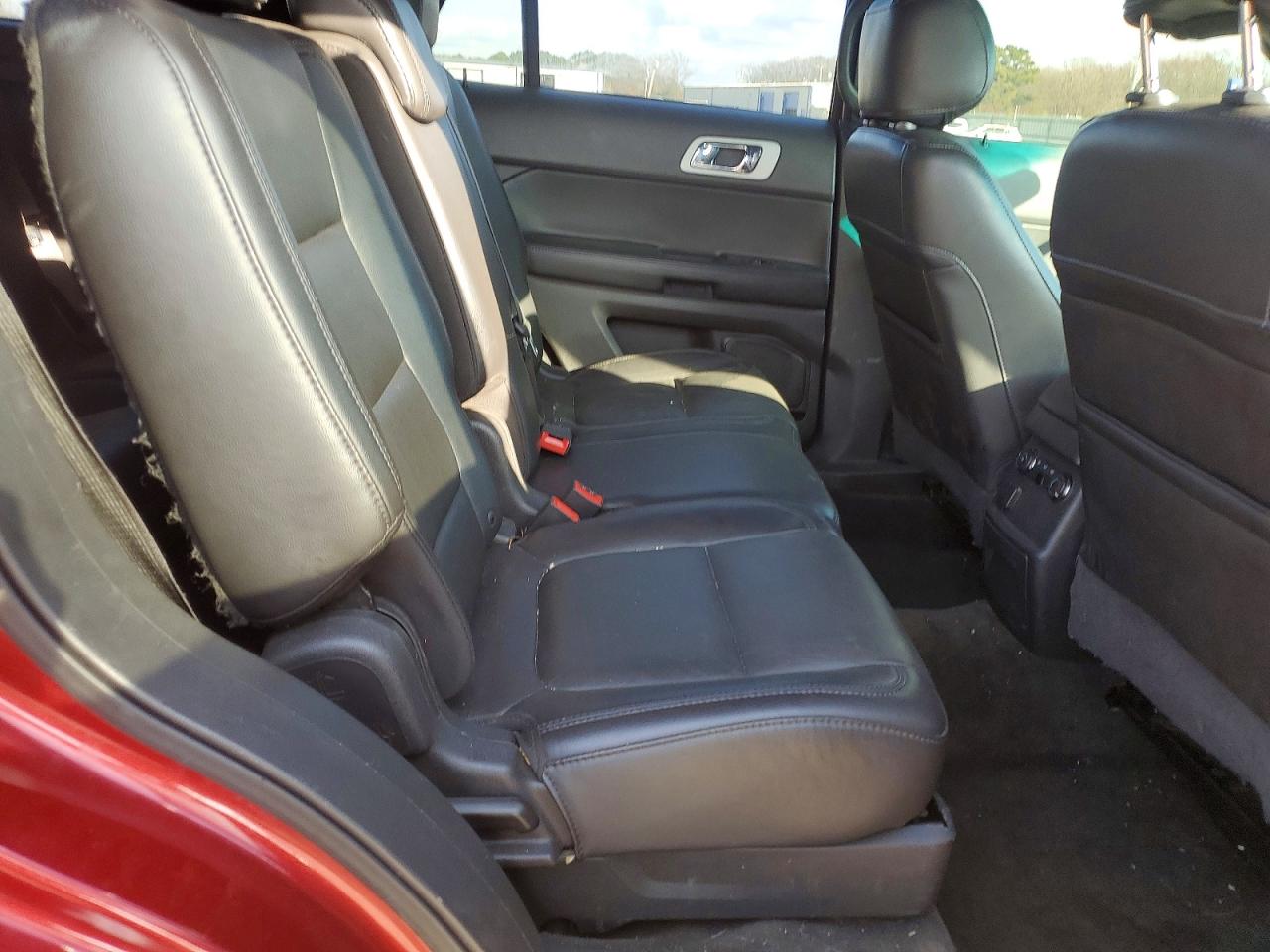 2015 FORD EXPLORER XLT photo 31