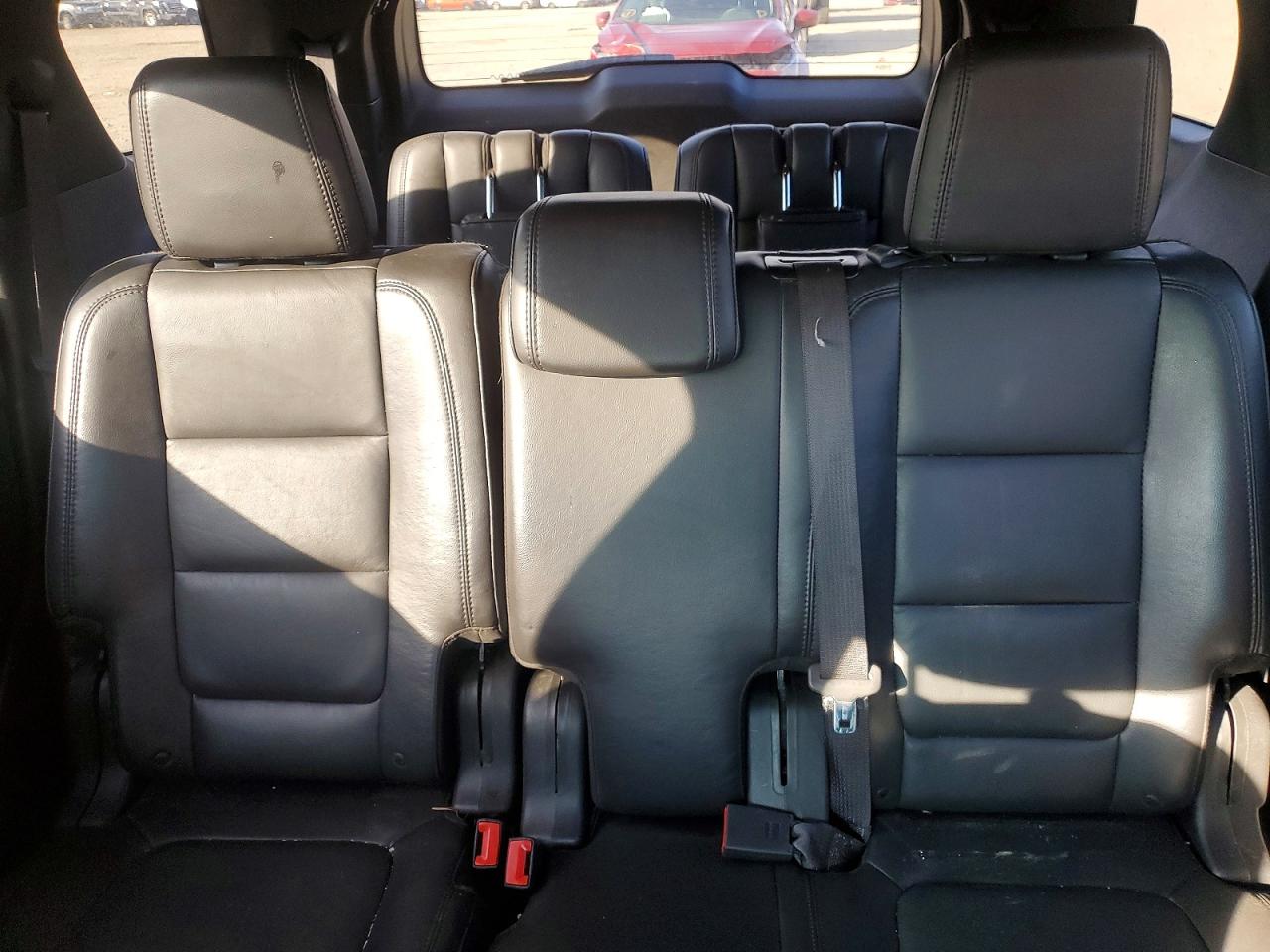 2015 FORD EXPLORER XLT photo 28