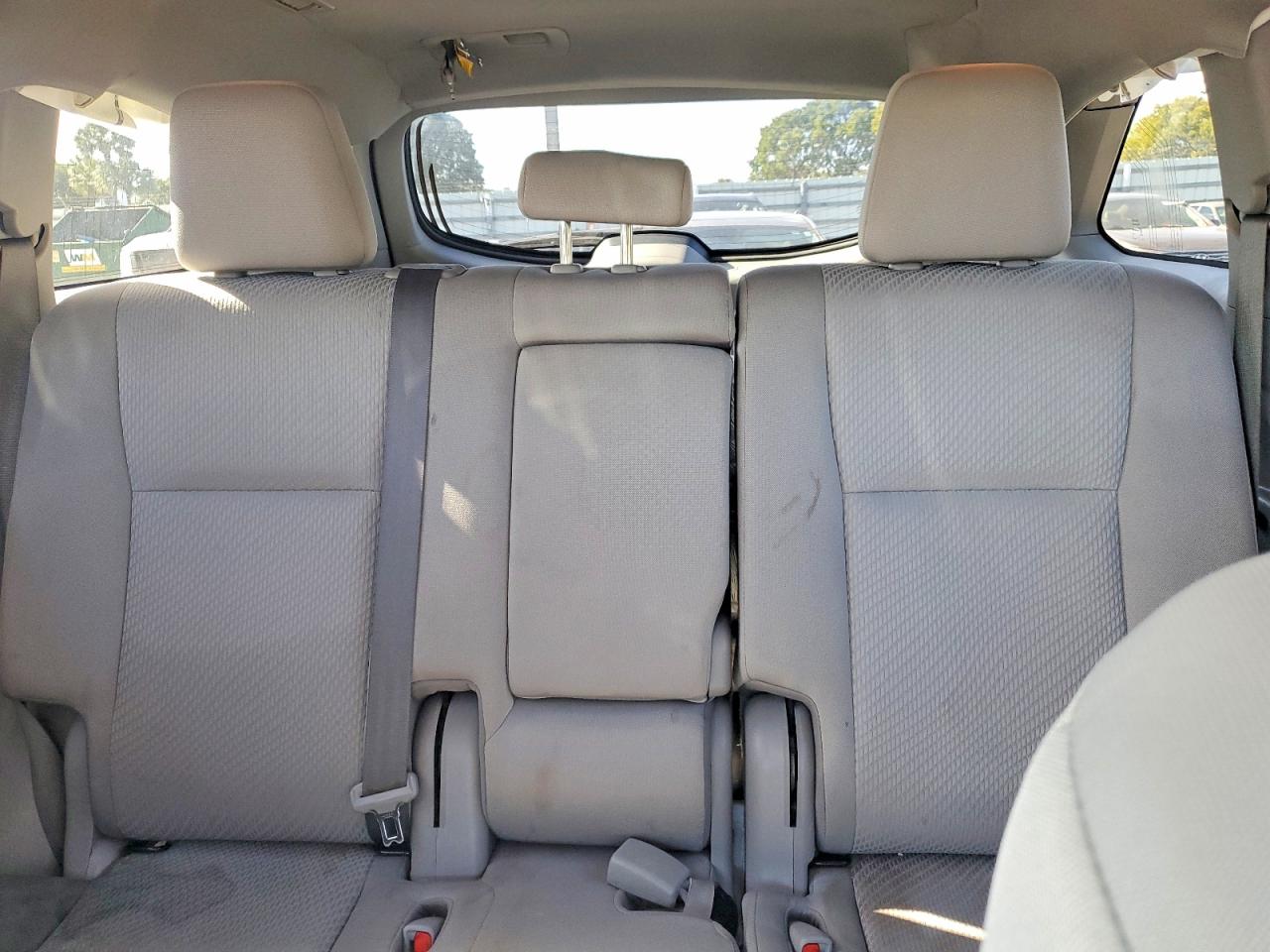 2019 TOYOTA HIGHLANDER LE photo 10