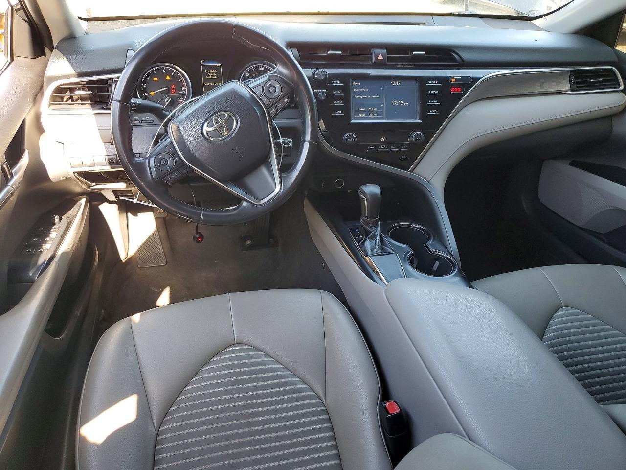 2018 TOYOTA CAMRY photo 8