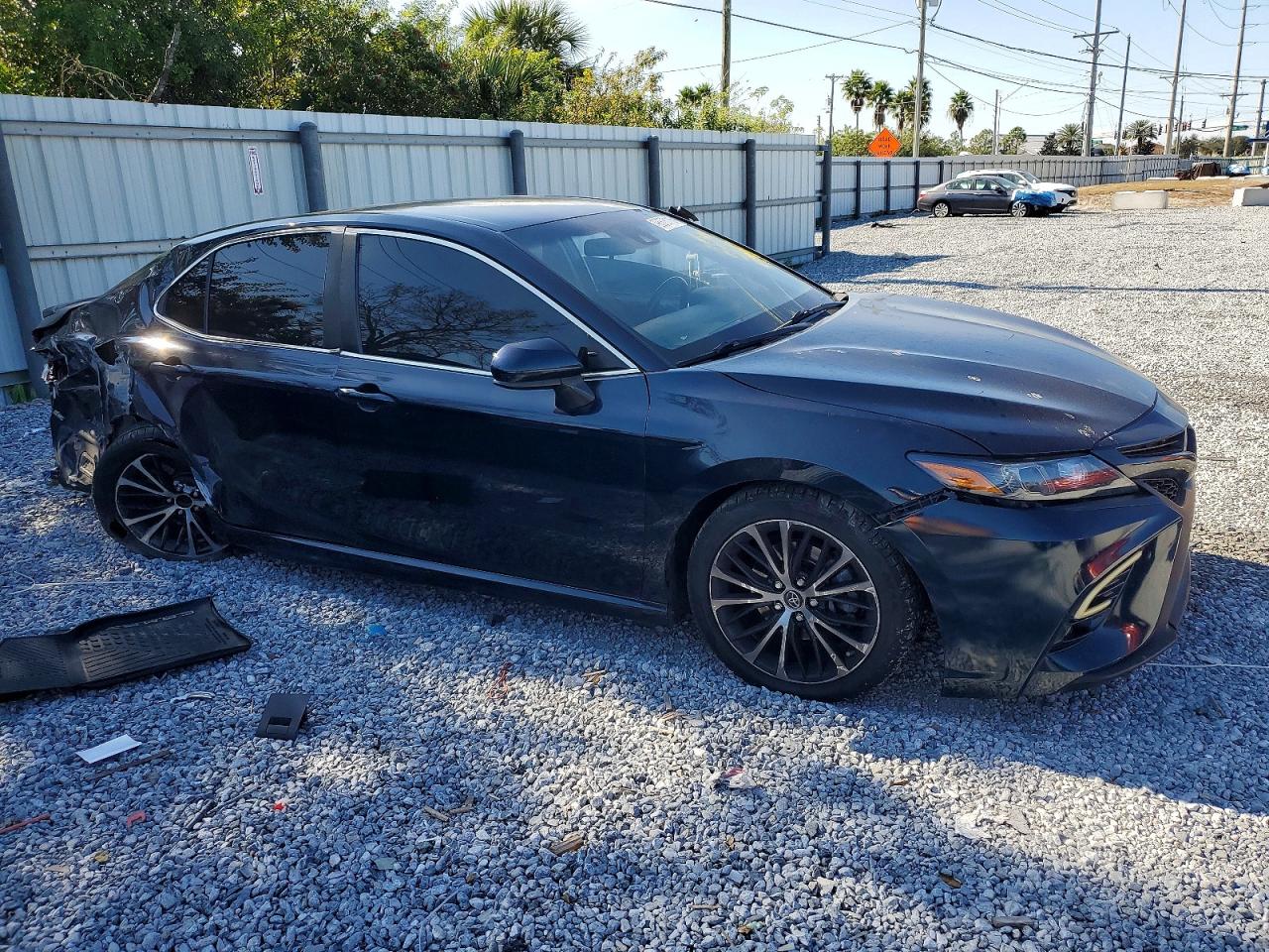 2018 TOYOTA CAMRY photo 4