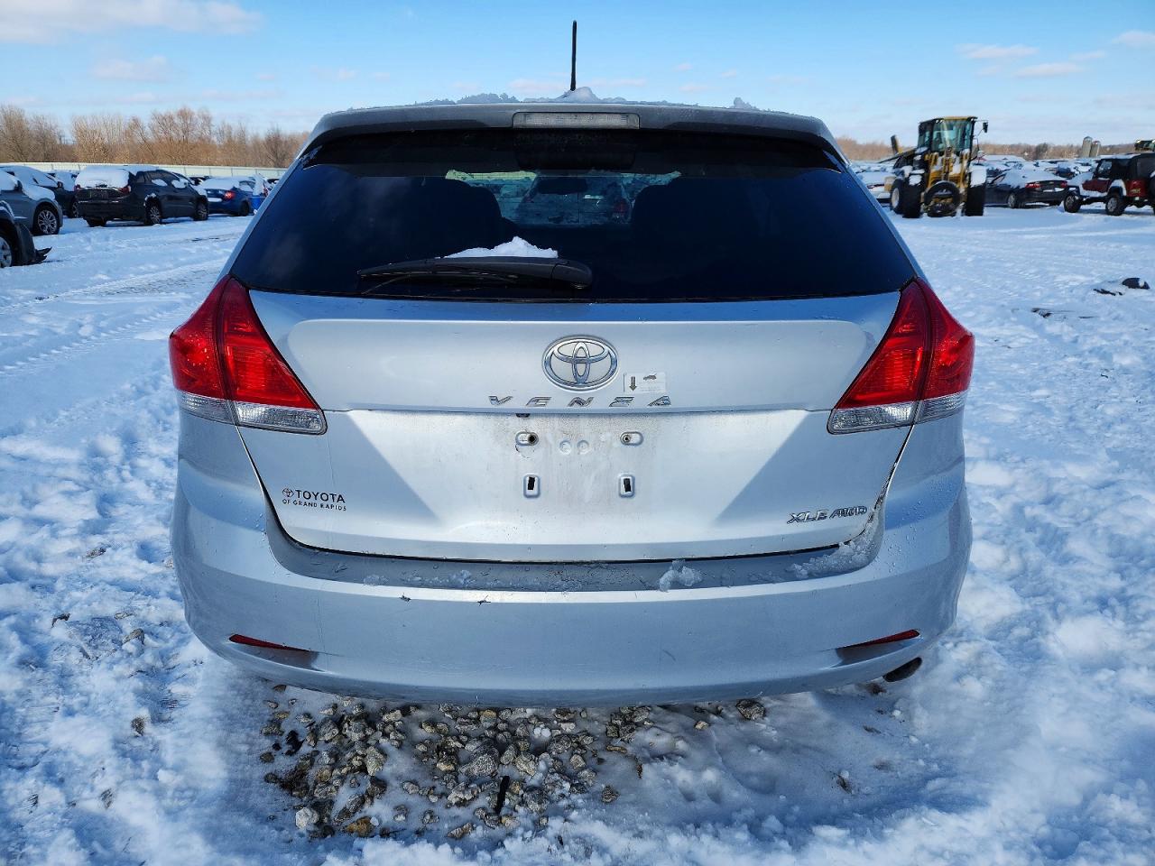 2012 TOYOTA VENZA LE photo 6