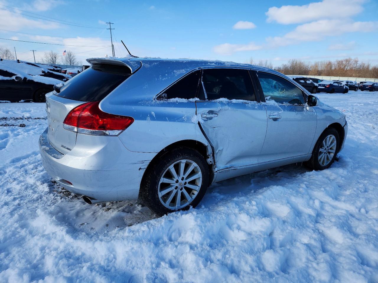 2012 TOYOTA VENZA LE photo 3