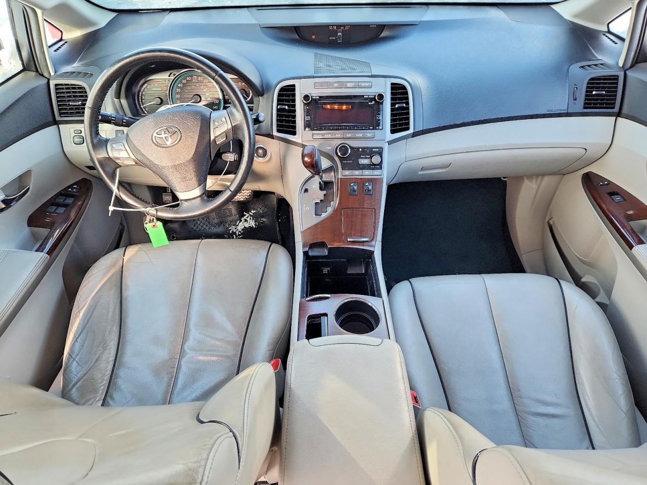 2012 TOYOTA VENZA LE photo 8