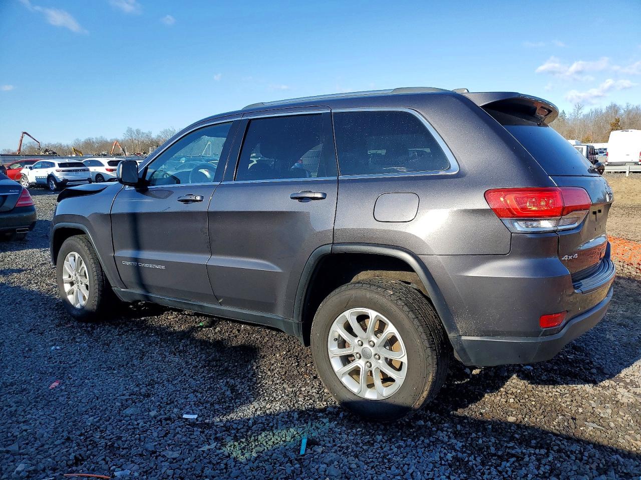 2015 JEEP GRAND CHEROKEE LAREDO photo 3