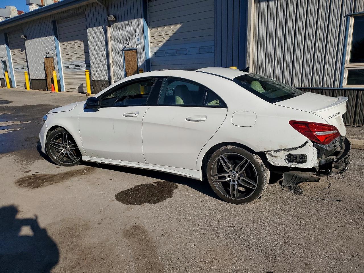 2018 MERCEDES-BENZ CLA 250 photo 2