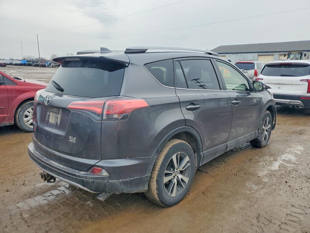 2017 TOYOTA RAV4 XLE photo 3