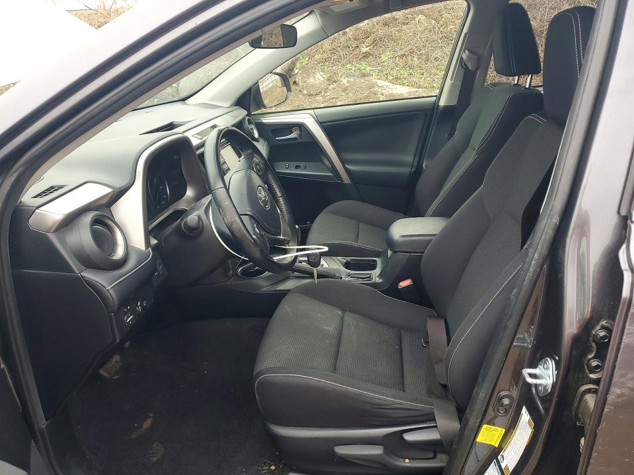 2017 TOYOTA RAV4 XLE photo 7