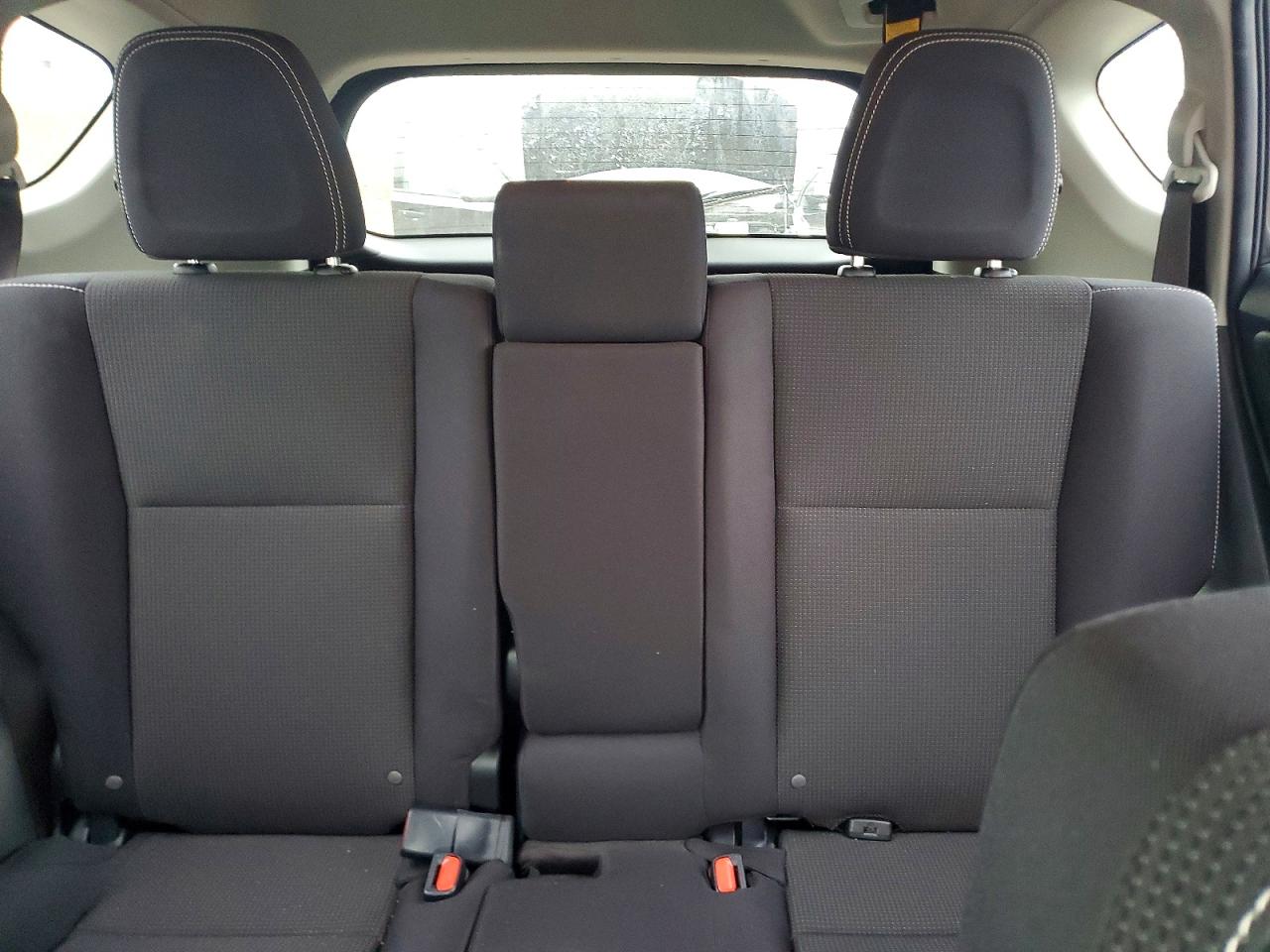 2017 TOYOTA RAV4 XLE photo 10