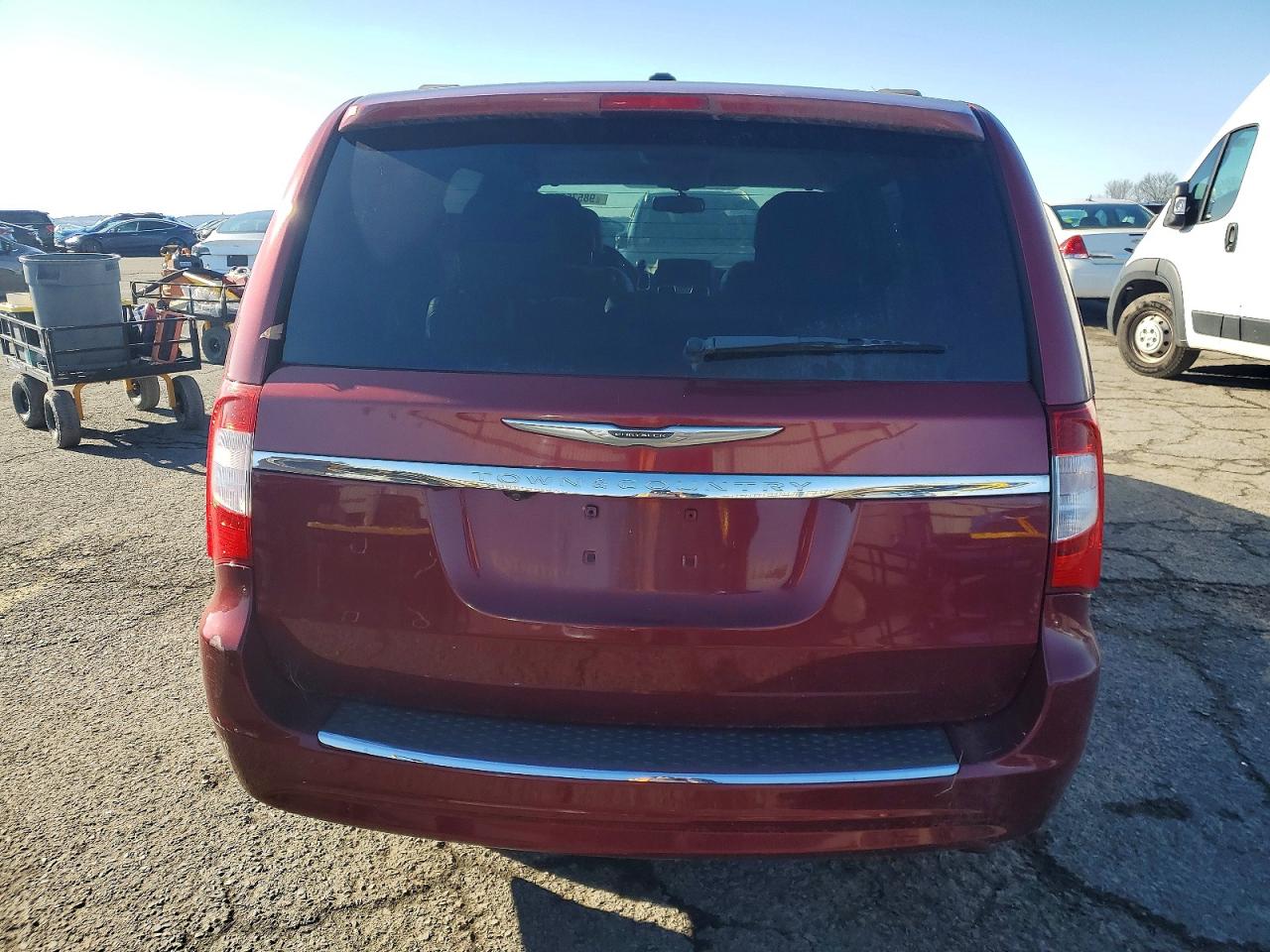 2013 CHRYSLER TOWN & COUNTRY TOURING photo 6