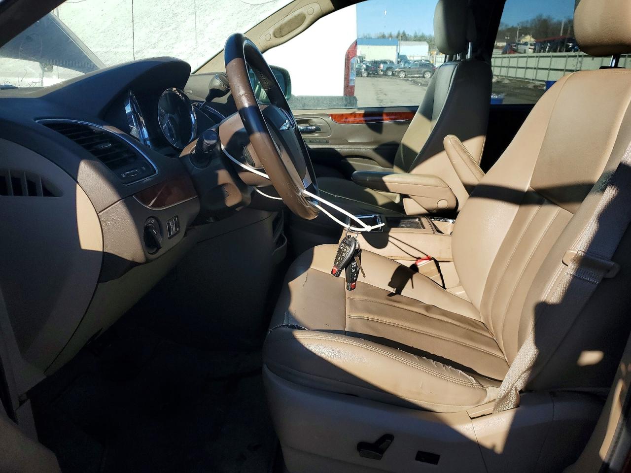 2013 CHRYSLER TOWN & COUNTRY TOURING photo 7