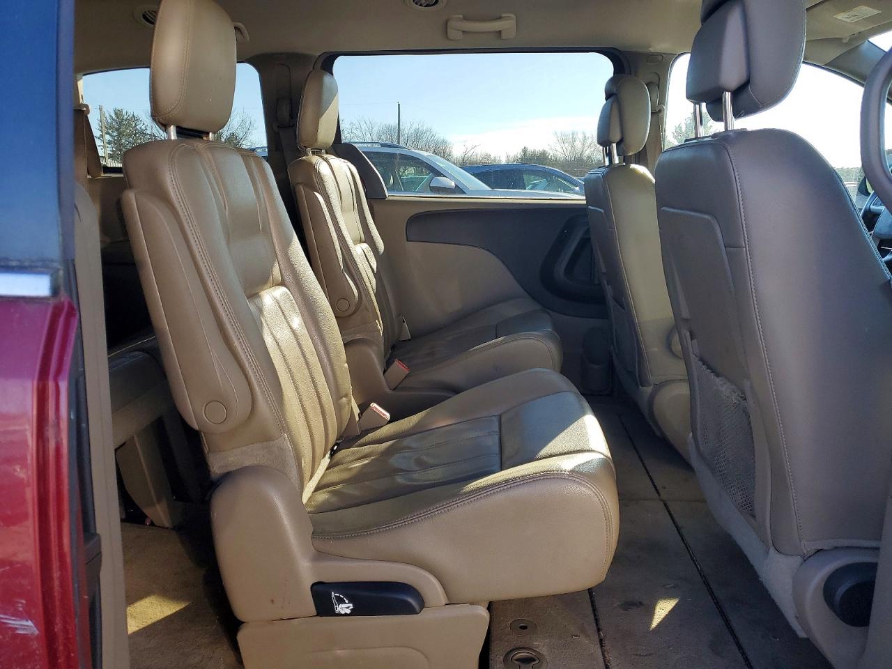 2013 CHRYSLER TOWN & COUNTRY TOURING photo 11