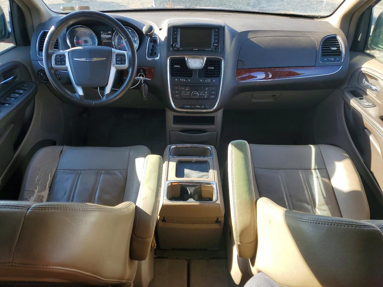 2013 CHRYSLER TOWN & COUNTRY TOURING photo 8