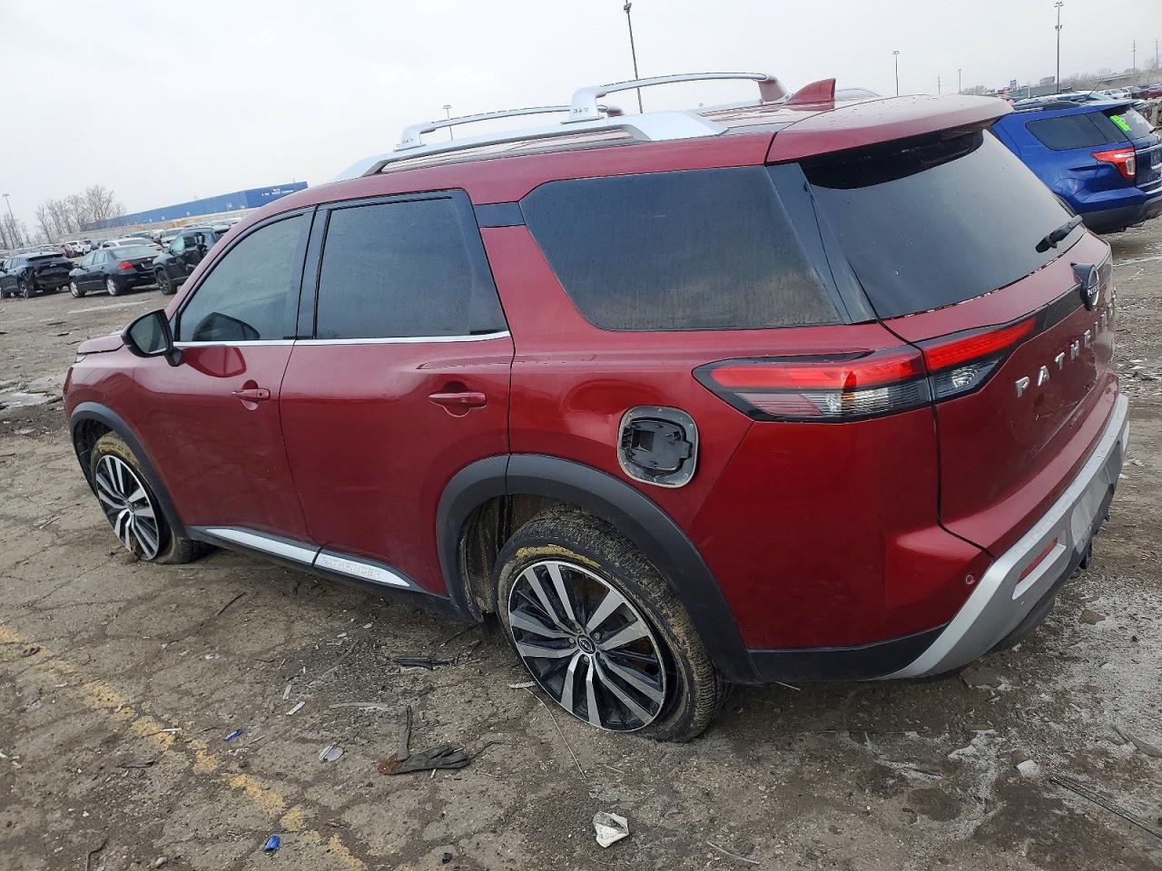 2023 NISSAN PATHFINDER PLATINUM photo 2
