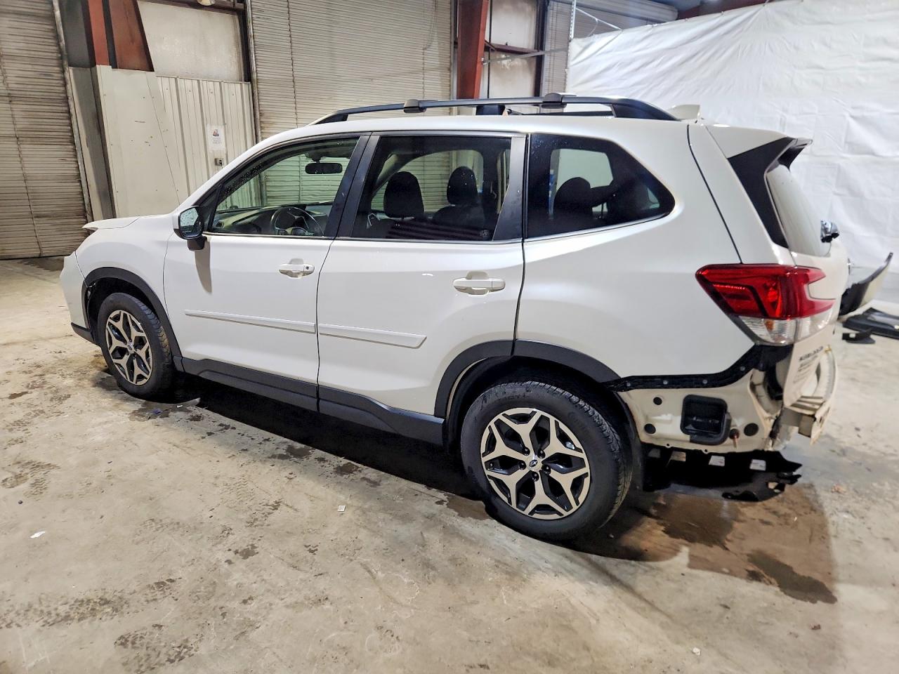 2019 SUBARU FORESTER PREMIUM photo 2