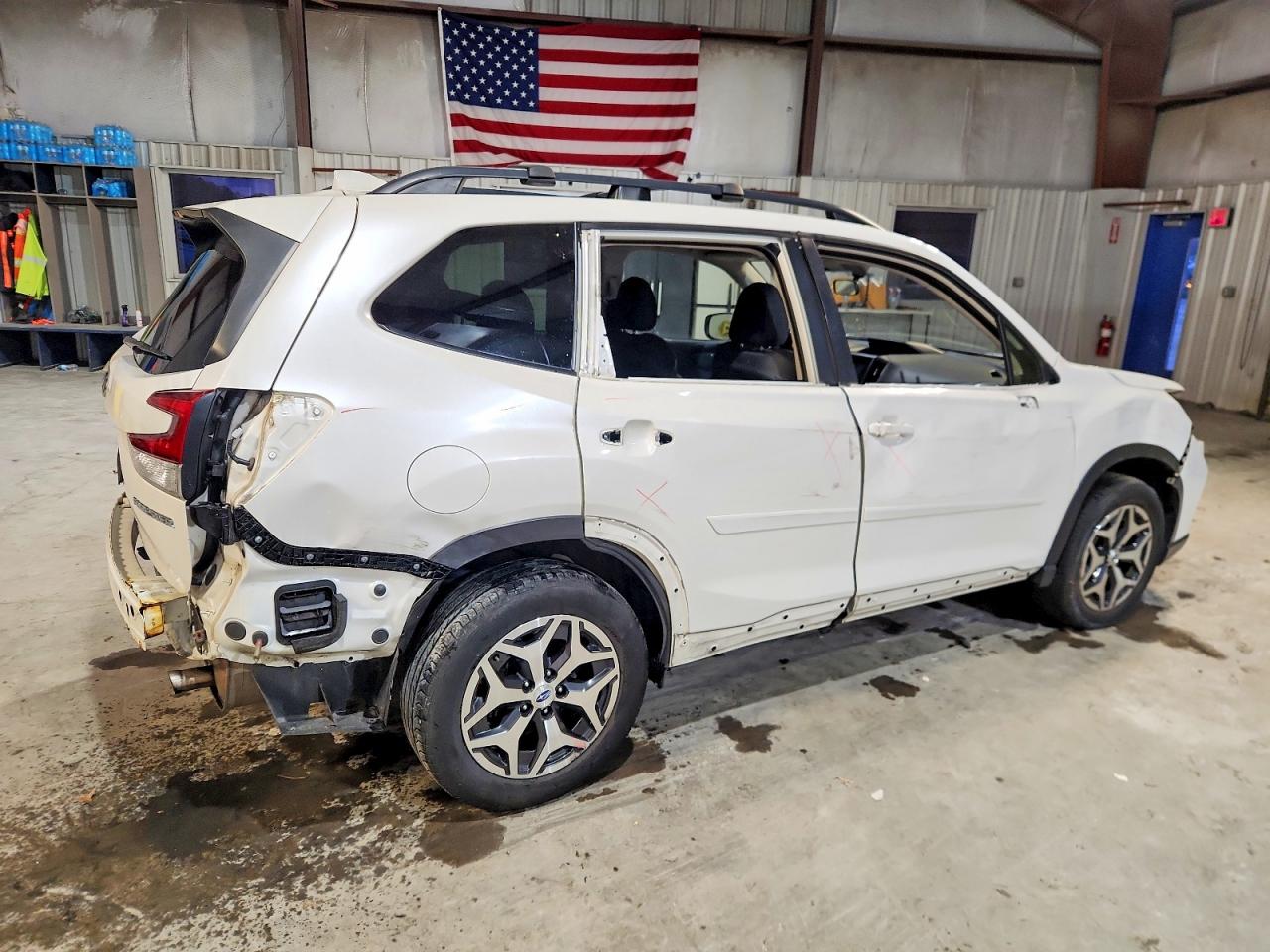 2019 SUBARU FORESTER PREMIUM photo 3