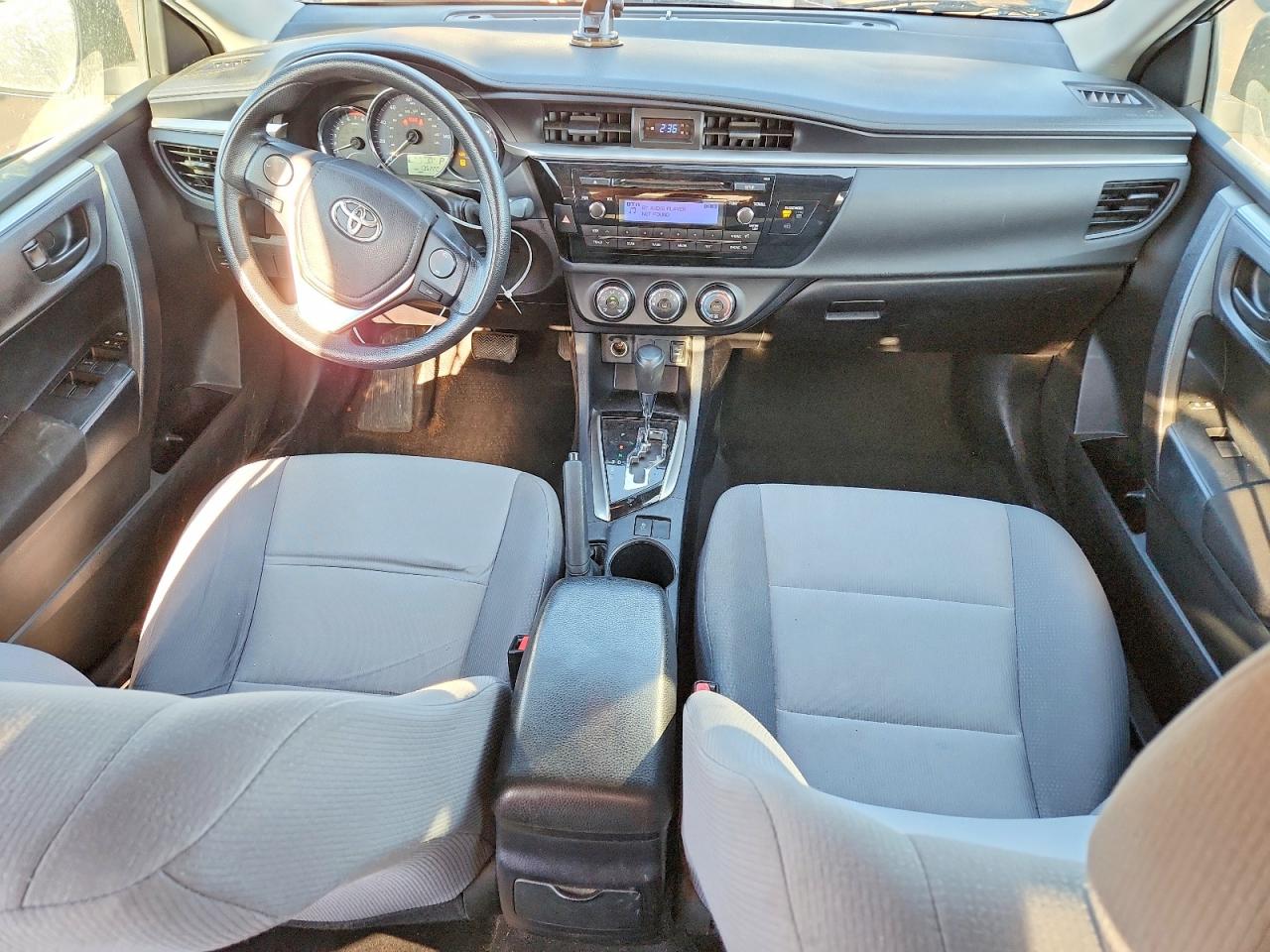 2014 TOYOTA COROLLA L photo 22