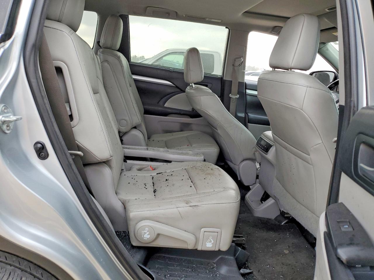 2018 TOYOTA HIGHLANDER XLE photo 11