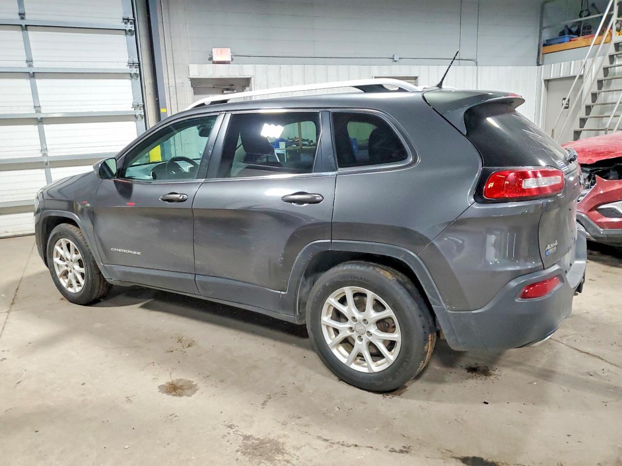 2015 JEEP CHEROKEE LATITUDE photo 2