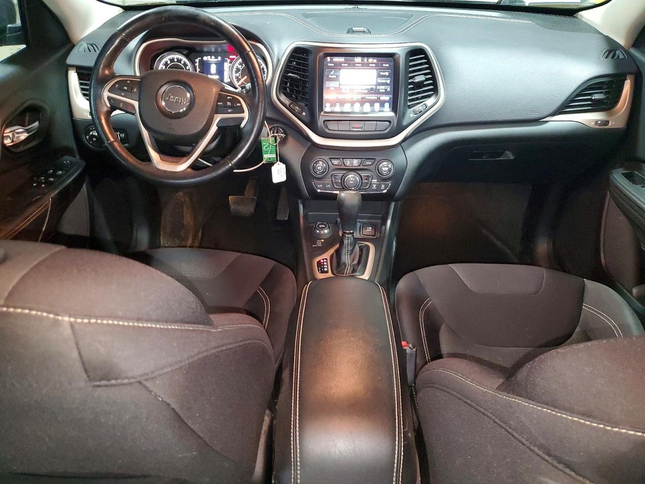 2015 JEEP CHEROKEE LATITUDE photo 8