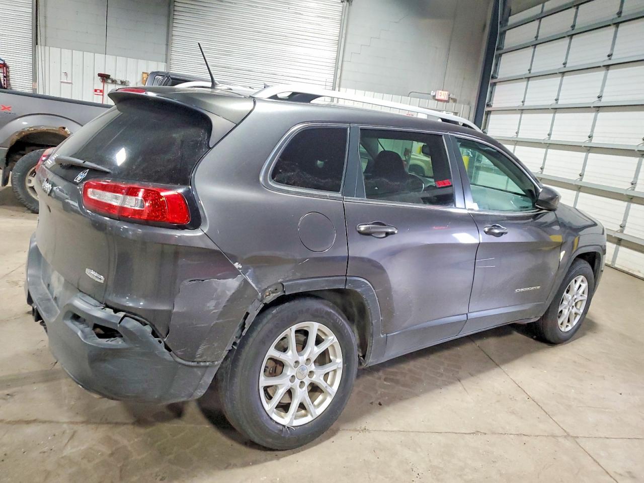 2015 JEEP CHEROKEE LATITUDE photo 3