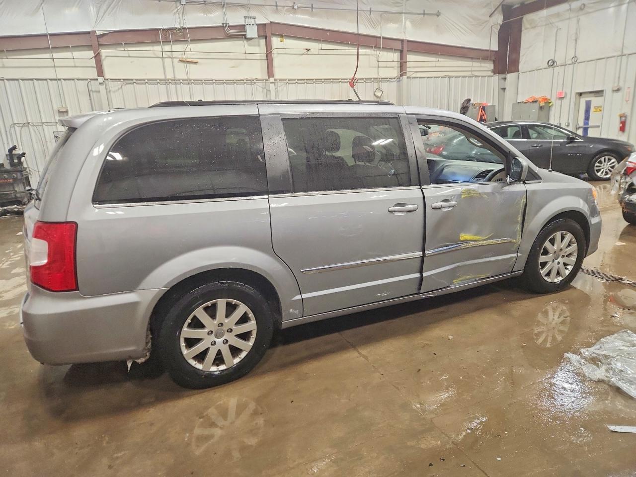 2015 CHRYSLER TOWN & COUNTRY TOURING photo 7