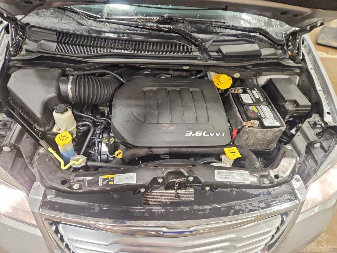 2015 CHRYSLER TOWN & COUNTRY TOURING photo 34