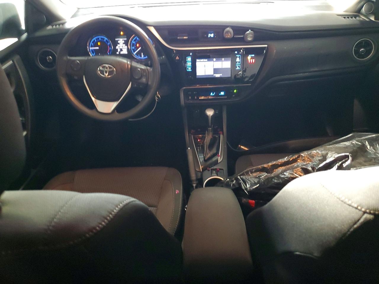 2019 TOYOTA COROLLA L photo 22