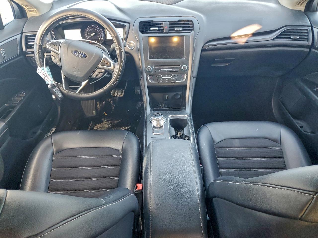 2018 FORD FUSION SE photo 8