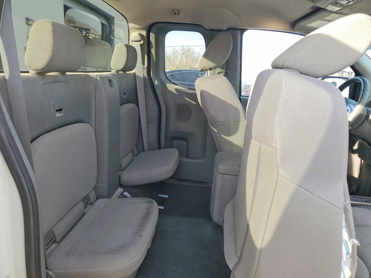 2019 NISSAN FRONTIER S photo 10