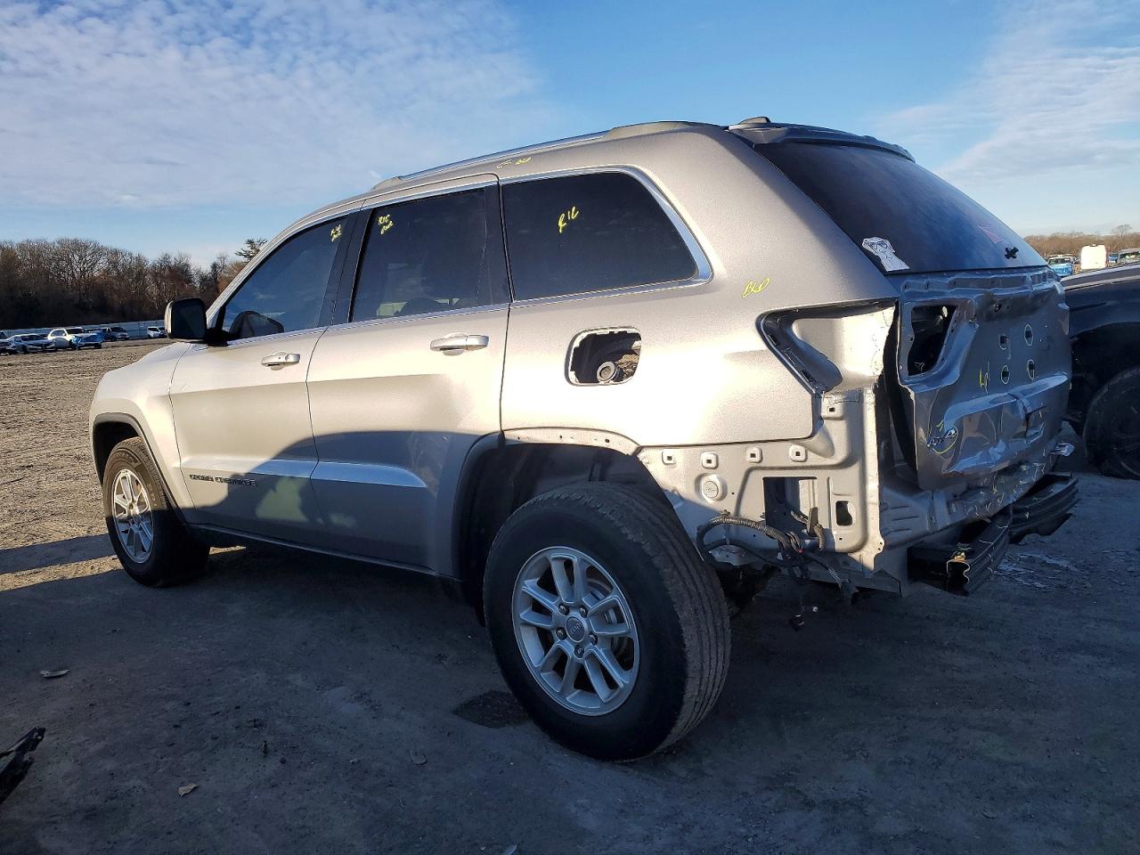 2019 JEEP GRAND CHEROKEE LAREDO photo 2