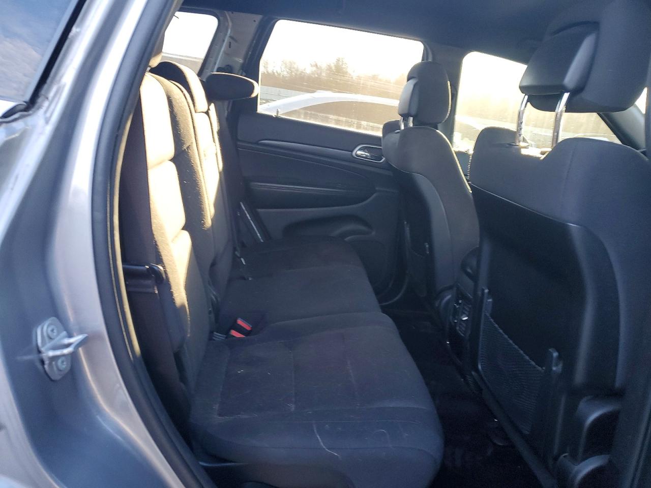 2019 JEEP GRAND CHEROKEE LAREDO photo 11