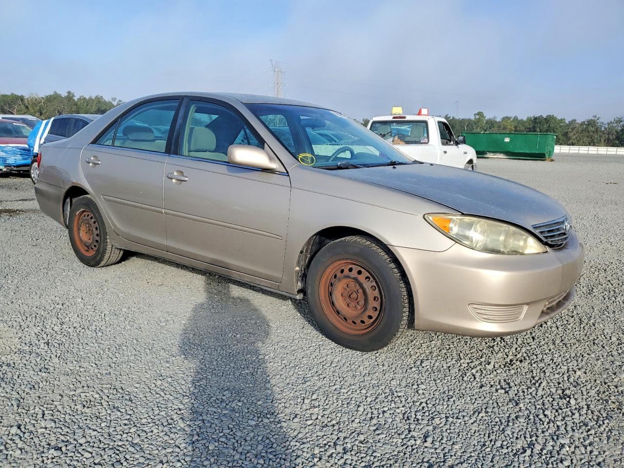 2005 TOYOTA CAMRY LE photo 4