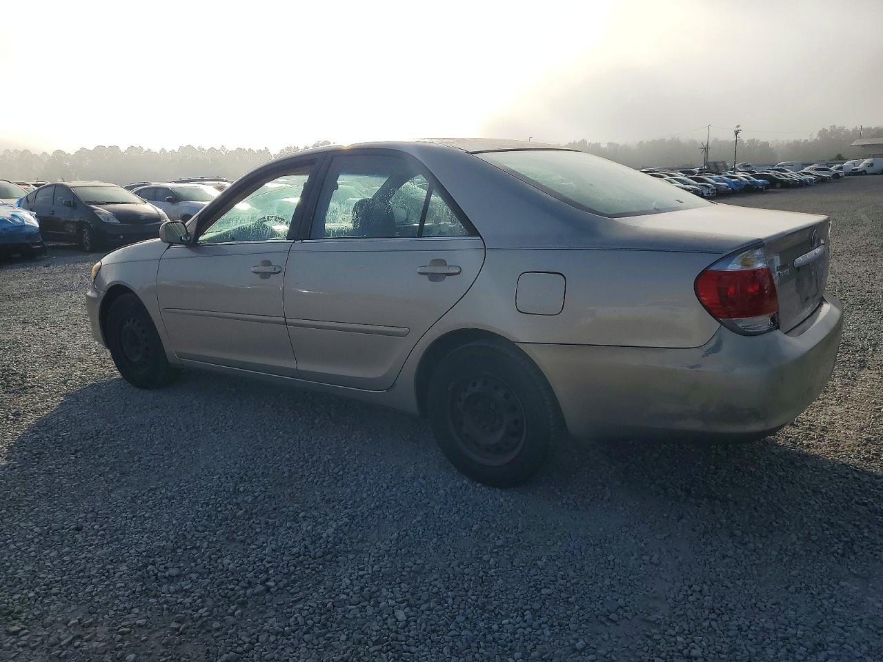 2005 TOYOTA CAMRY LE photo 2