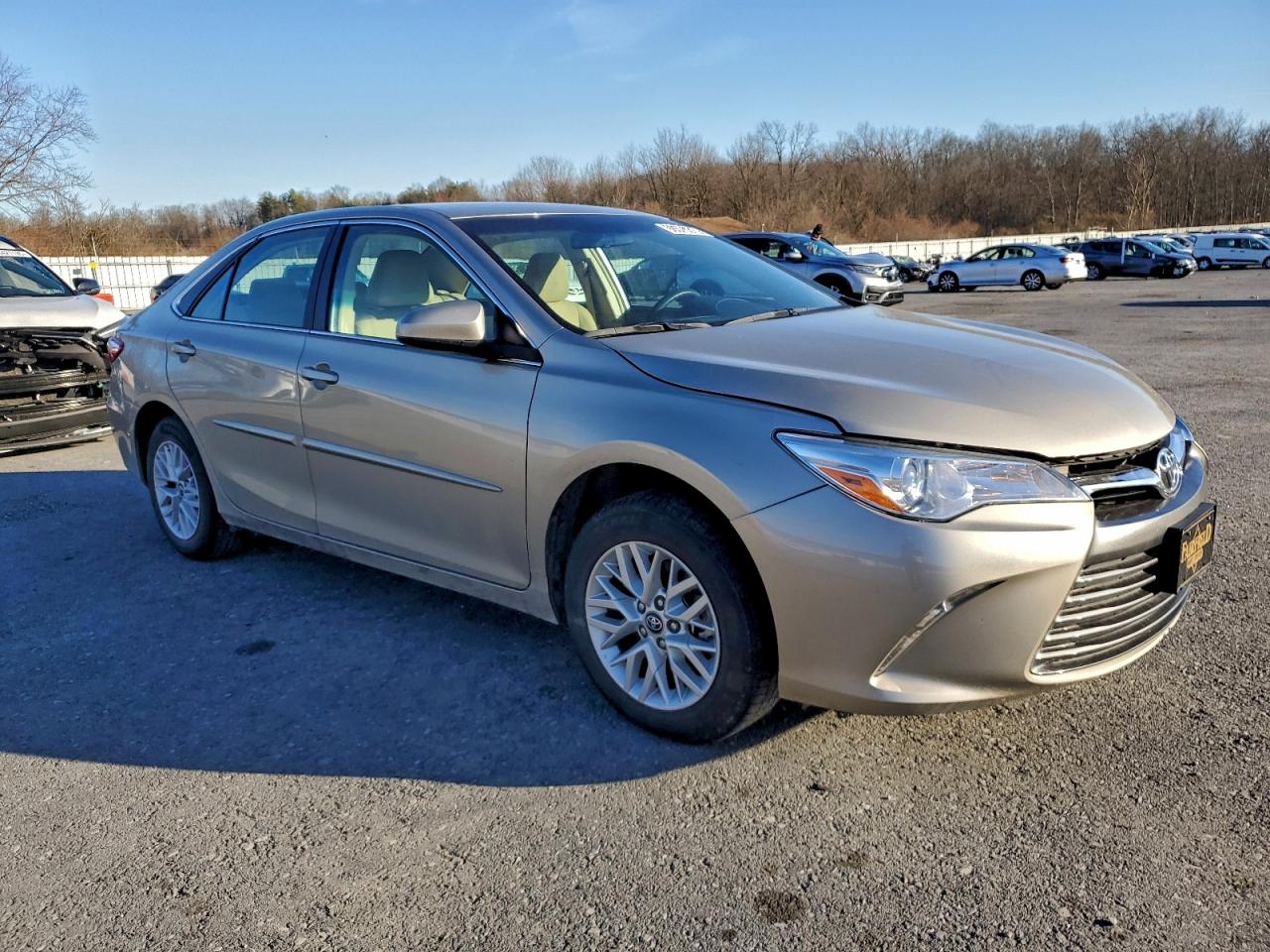 2017 TOYOTA CAMRY LE photo 4