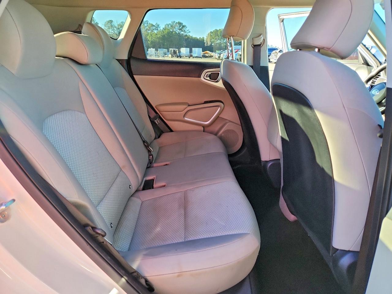 2020 KIA SOUL LX photo 11