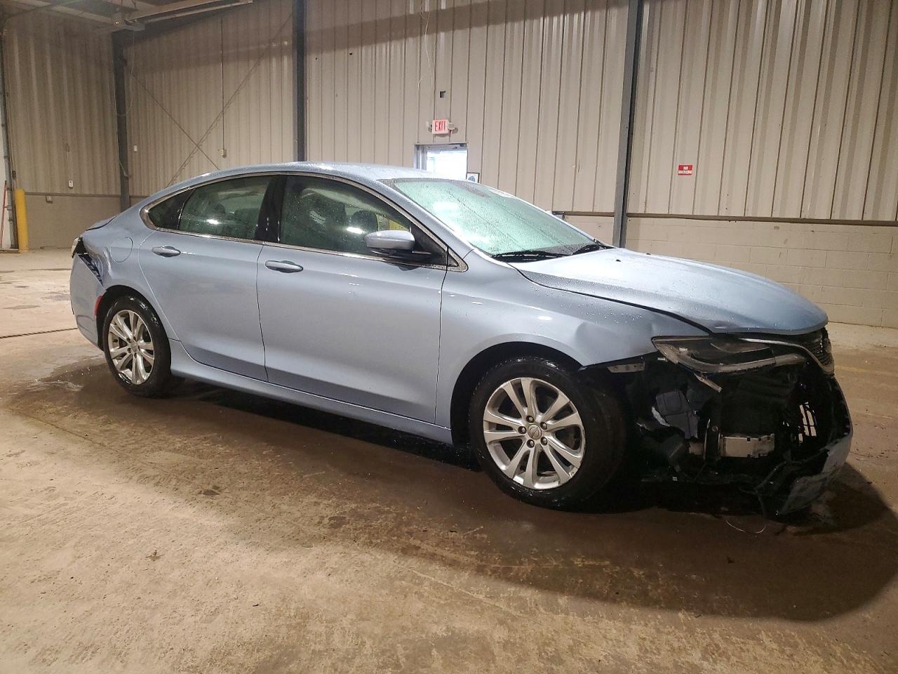 2015 CHRYSLER 200 LIMITED photo 4