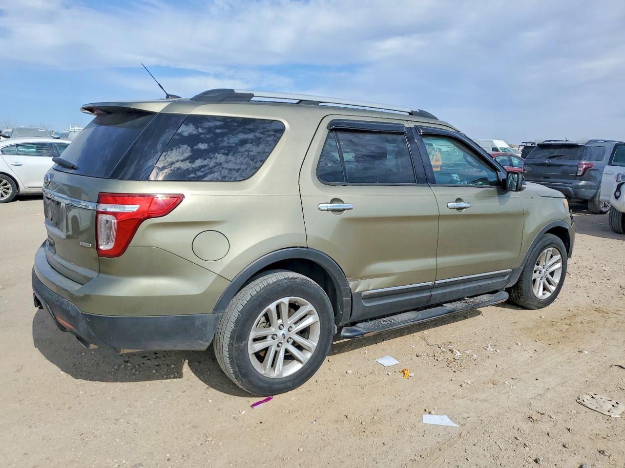 2013 FORD EXPLORER XLT photo 5