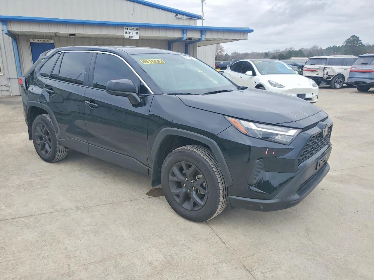 2025 TOYOTA RAV4 LE photo 4