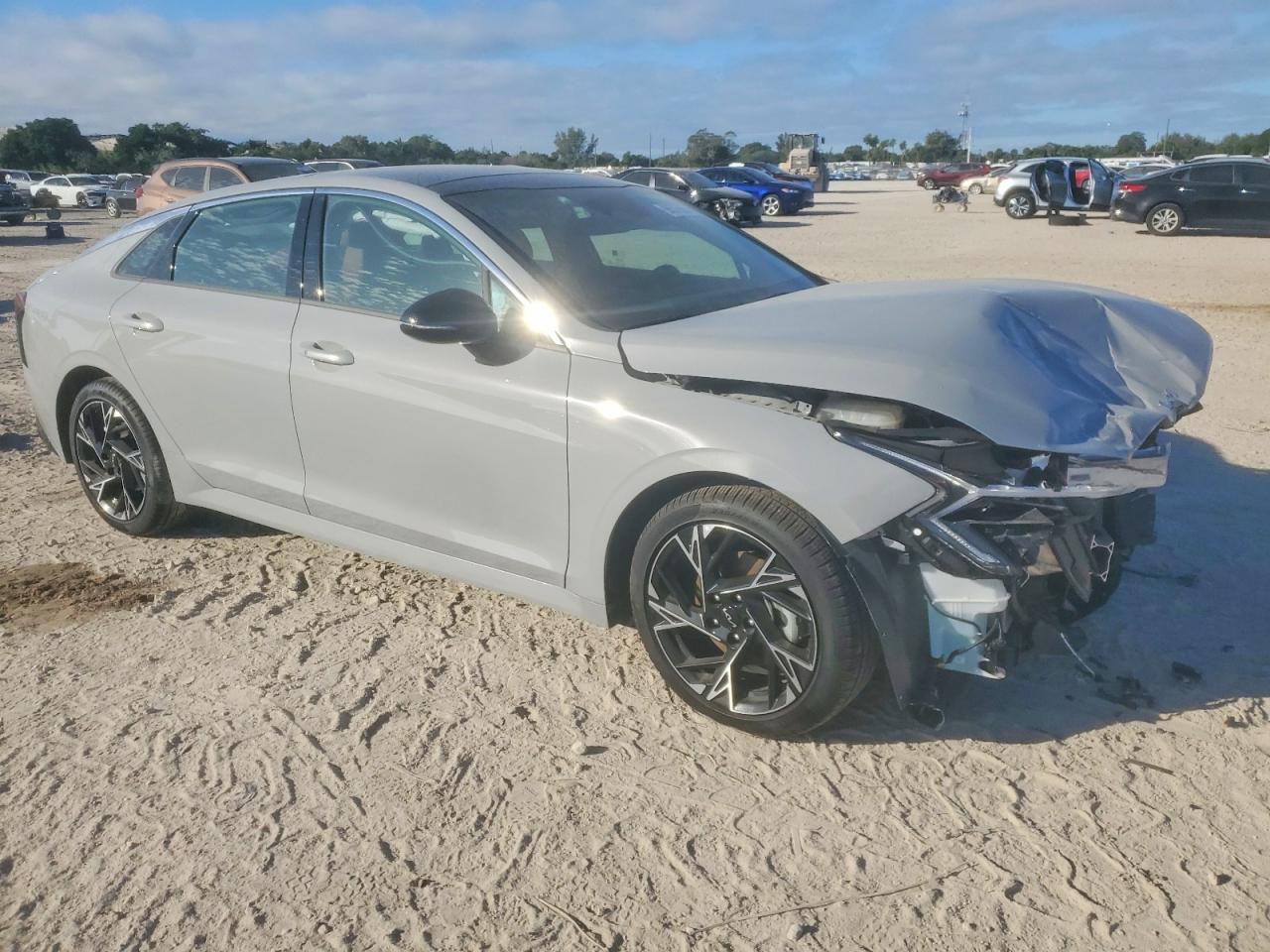 2025 KIA K5 GT LINE photo 4